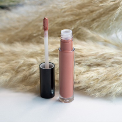 MJC’S Luminous Lip Gloss close-up
